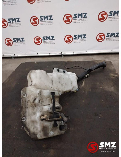 Volvo Occ ruitenwisservloeistoftank Volvo FH 84092257 - Ablaktörlő - Teherautó: 2 kép. Volvo Occ ruitenwisservloeistoftank Volvo FH 84092257 - Ablaktörlő - Teherautó: 2 kép.