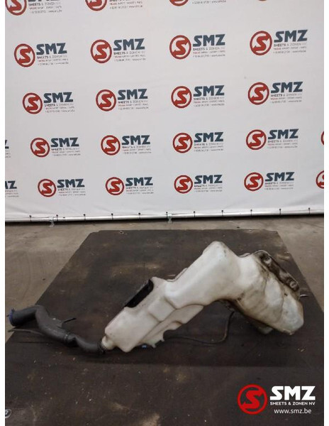 Volvo Occ ruitenwisservloeistoftank Volvo FH 84092257 - Ablaktörlő - Teherautó: 1 kép. Volvo Occ ruitenwisservloeistoftank Volvo FH 84092257 - Ablaktörlő - Teherautó: 1 kép.