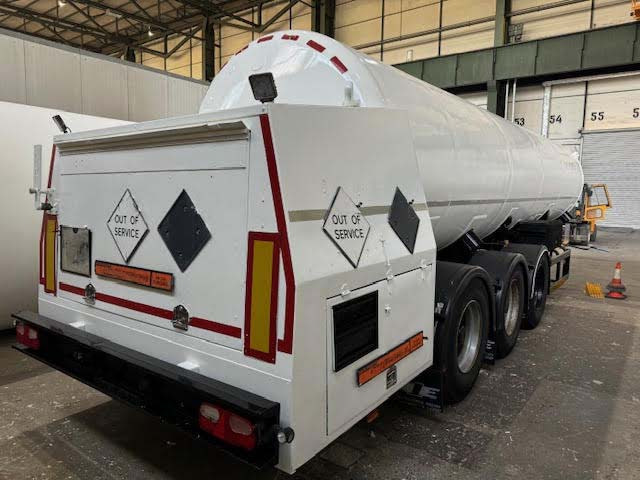 CRYOLOR Gas tank semi-trailer cryogenic used for nitrogen, argon, oxygen, LIN, LOX, LAR. - Tartályos félpótkocsi: 3 kép. CRYOLOR Gas tank semi-trailer cryogenic used for nitrogen, argon, oxygen, LIN, LOX, LAR. - Tartályos félpótkocsi: 3 kép.
