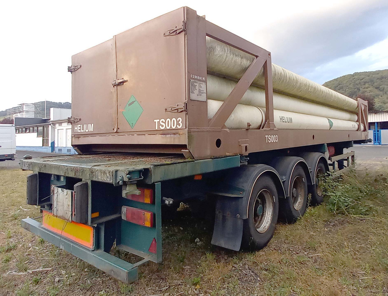 FRUEHAUF Gas tank tube semi-trailer used for compressed helium, hydrogen, Wasserstoff - Tartályos félpótkocsi: 3 kép. FRUEHAUF Gas tank tube semi-trailer used for compressed helium, hydrogen, Wasserstoff - Tartályos félpótkocsi: 3 kép.