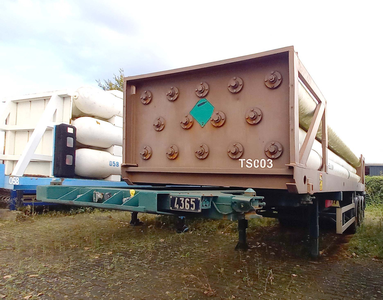 FRUEHAUF Gas tank tube semi-trailer used for compressed helium, hydrogen, Wasserstoff - Tartályos félpótkocsi: 2 kép. FRUEHAUF Gas tank tube semi-trailer used for compressed helium, hydrogen, Wasserstoff - Tartályos félpótkocsi: 2 kép.