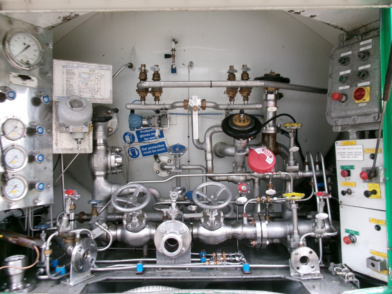 M1 Engineering Gas tank semi-trailer cryogenic used for LNG Methan Methane - Tartályos félpótkocsi: 5 kép. M1 Engineering Gas tank semi-trailer cryogenic used for LNG Methan Methane - Tartályos félpótkocsi: 5 kép.