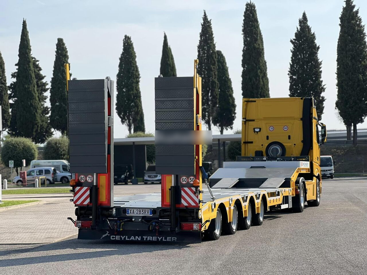 CEYLAN 4 AXLES STANDART & EXTENDABLE LOWBED - Félpótkocsi mélybölcsős: 2 kép. CEYLAN 4 AXLES STANDART & EXTENDABLE LOWBED - Félpótkocsi mélybölcsős: 2 kép.