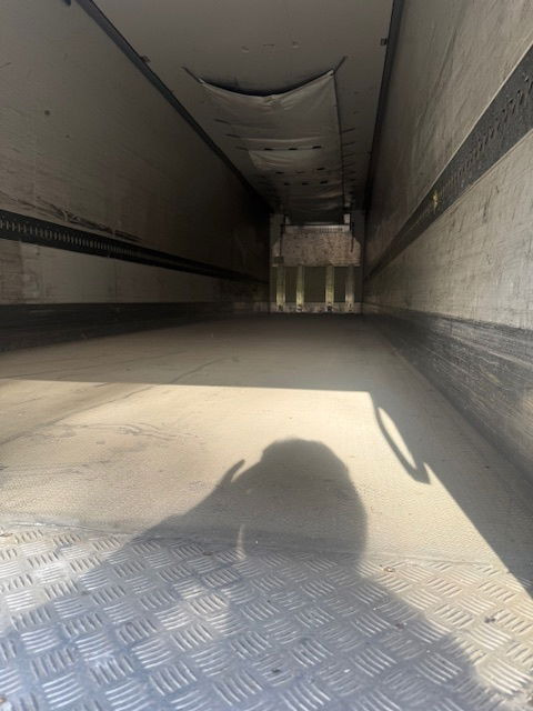 Krone Vector 1950 - Félpótkocsi hűtős: 4 kép. Krone Vector 1950 - Félpótkocsi hűtős: 4 kép.