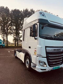 DAF XF 480 Hydroliek kipper Walkingfloor - Nyergesvontató: 3 kép. DAF XF 480 Hydroliek kipper Walkingfloor - Nyergesvontató: 3 kép.