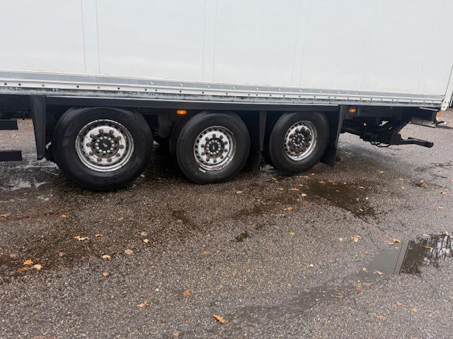 Schmitz Cargobull Achter sluitklep Liftassen - Félpótkocsi dobozos: 5 kép. Schmitz Cargobull Achter sluitklep Liftassen - Félpótkocsi dobozos: 5 kép.