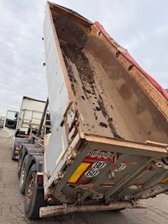 Schmitz Cargobull Stalen kipper 24 cub - Félpótkocsi billenőplatós: 2 kép. Schmitz Cargobull Stalen kipper 24 cub - Félpótkocsi billenőplatós: 2 kép.