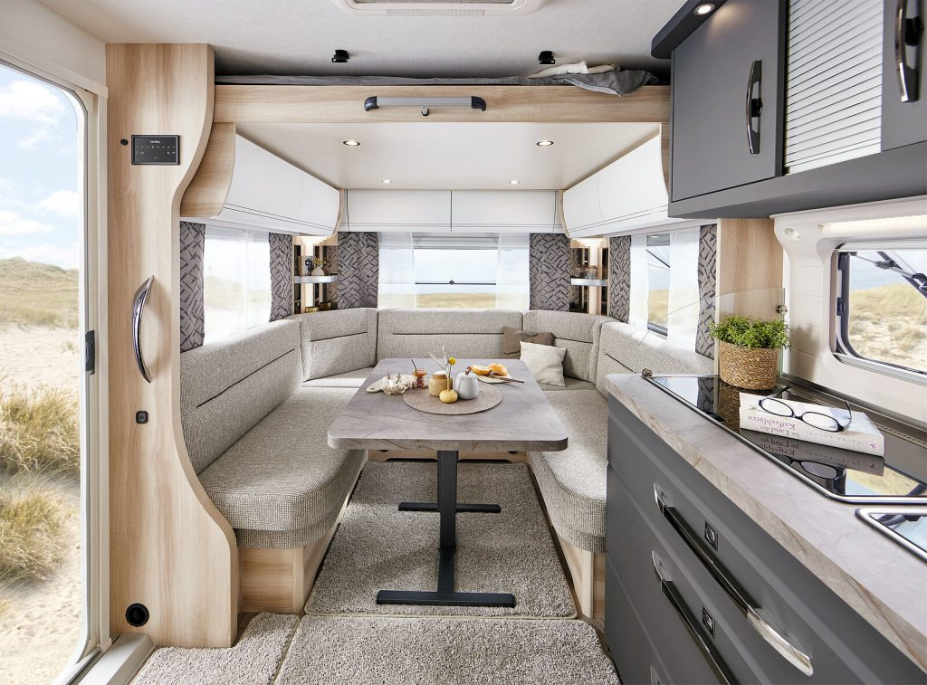 DE LUXE 515 UHL - Lakókocsi: 5 kép. DE LUXE 515 UHL - Lakókocsi: 5 kép.