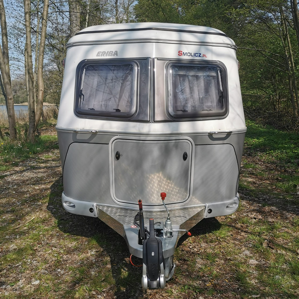 Eriba Triton 430 60 Jahre Edition 2022 - Lakókocsi: 1 kép. Eriba Triton 430 60 Jahre Edition 2022 - Lakókocsi: 1 kép.