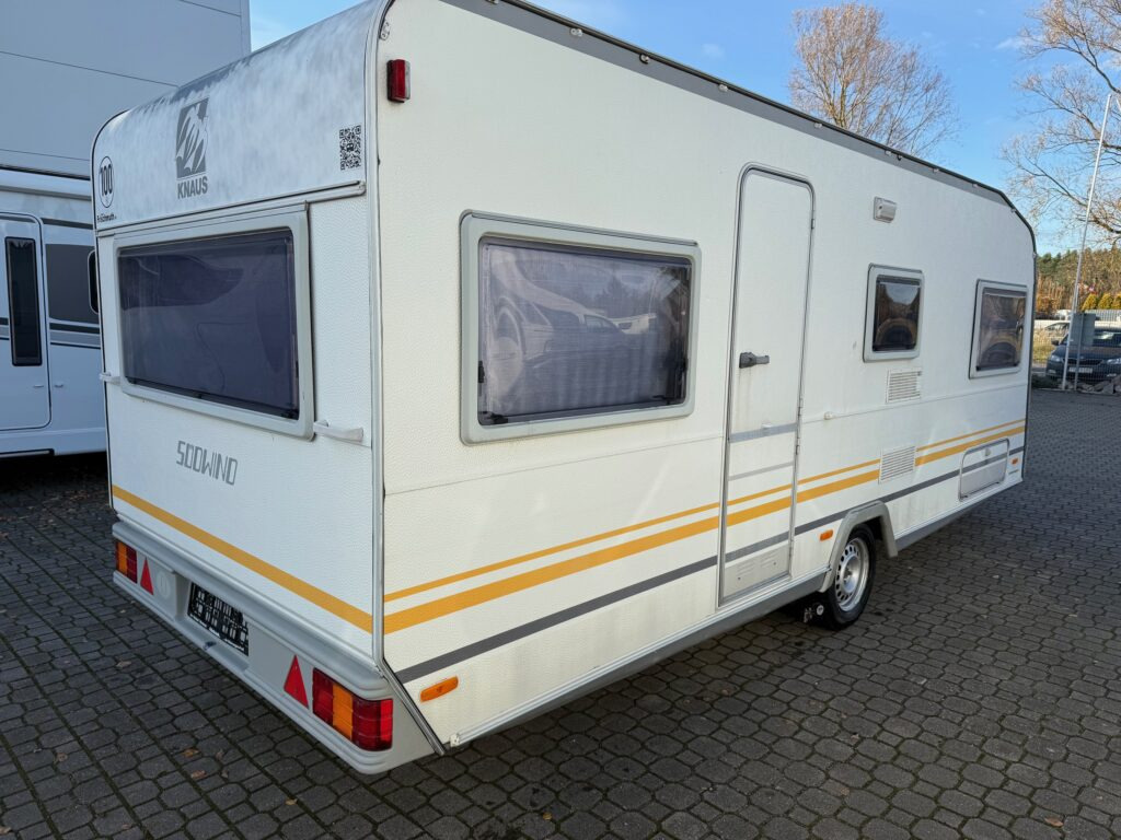 Knaus Südwind 530 - Lakókocsi: 4 kép. Knaus Südwind 530 - Lakókocsi: 4 kép.