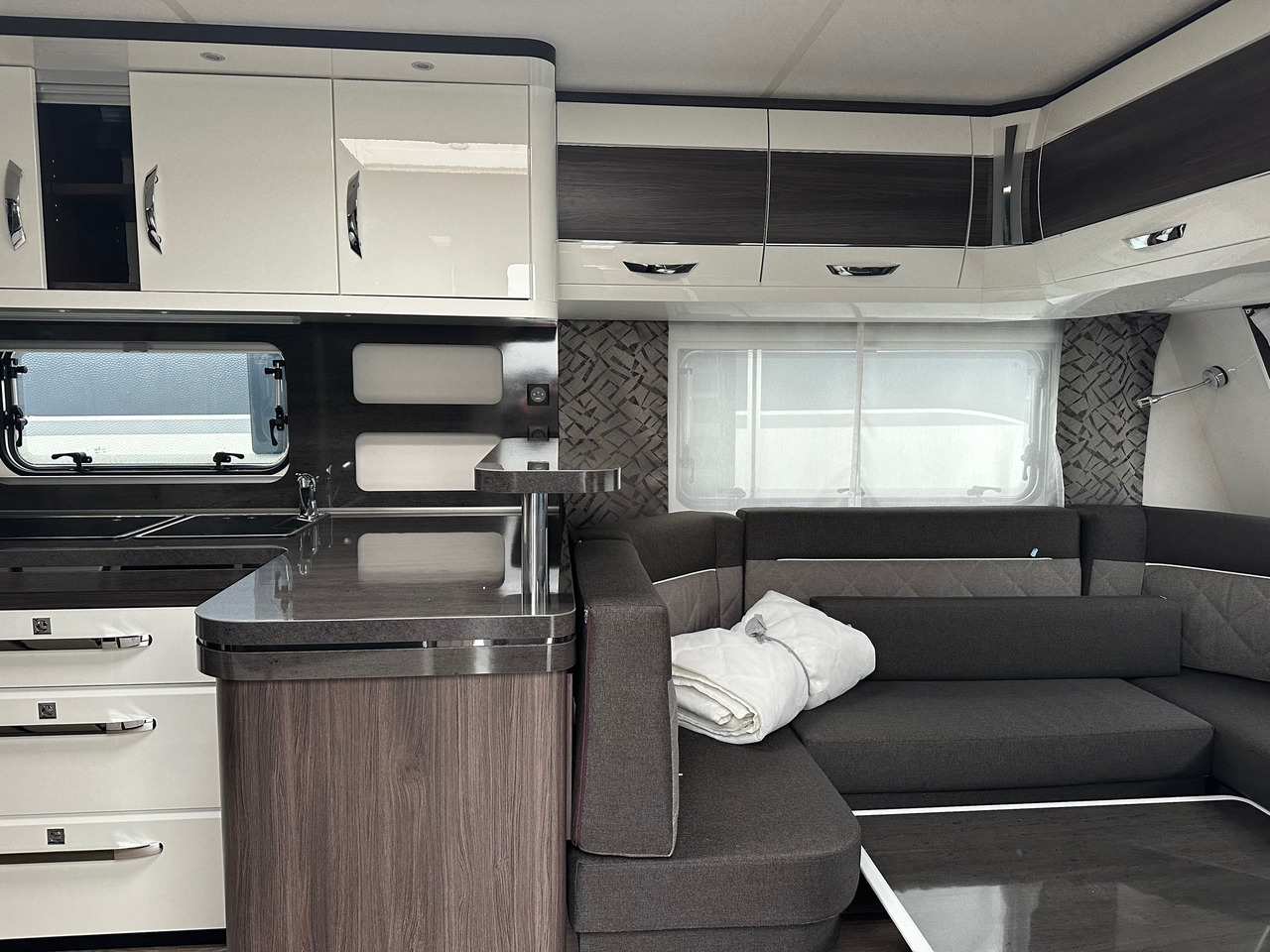 PRESTIGE 720 WQC 2024 - Lakókocsi: 5 kép. PRESTIGE 720 WQC 2024 - Lakókocsi: 5 kép.
