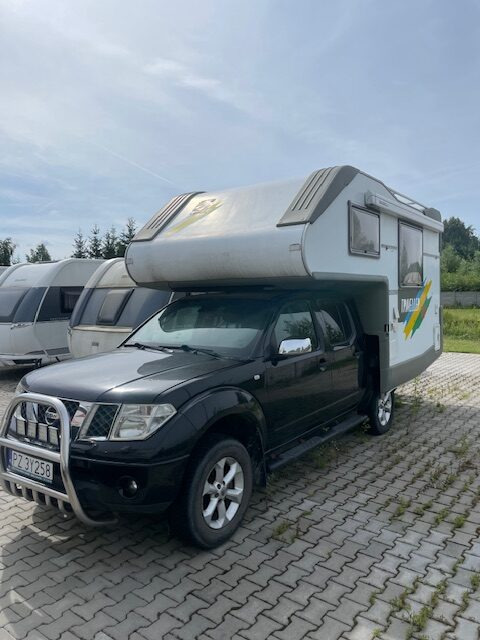 Zabudowa kempingowa do Pick-up’a Knaus Traveller - Alkóvos lakóautó: 2 kép. Zabudowa kempingowa do Pick-up’a Knaus Traveller - Alkóvos lakóautó: 2 kép.
