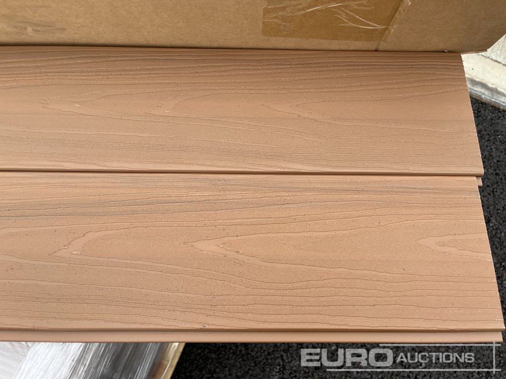 1.8m Wide Teak Composite Fence Panels (25 of), 2.45m Black Aluminium Posts (26 of) Complete With Assembly Kit - Építőipari berendezések: 4 kép. 1.8m Wide Teak Composite Fence Panels (25 of), 2.45m Black Aluminium Posts (26 of) Complete With Assembly Kit - Építőipari berendezések: 4 kép.