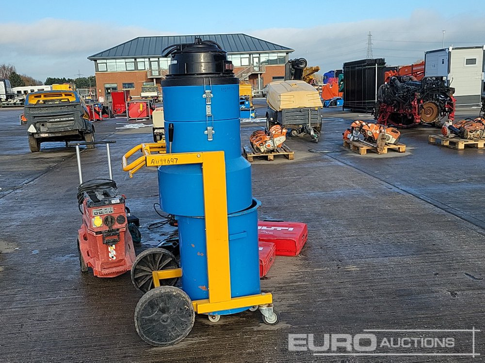 110 Volt SPE Vacuum, Hilti VC 40M-X 110 Volt Dust Extractor, Makita Cordless Floor Saw & Charger Pack, Hilti TE 70-ATC 110 Volt Hammer Drill, Hilti TE 700-AVR 110 Volt Hammer Drill, Hilti TE 30 110 Vo - Építőipari berendezések: 5 kép. 110 Volt SPE Vacuum, Hilti VC 40M-X 110 Volt Dust Extractor, Makita Cordless Floor Saw & Charger Pack, Hilti TE 70-ATC 110 Volt Hammer Drill, Hilti TE 700-AVR 110 Volt Hammer Drill, Hilti TE 30 110 Vo - Építőipari berendezések: 5 kép.