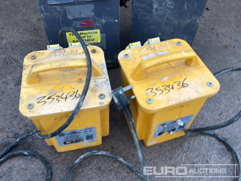 110 Volt Transformers (4 of) - Építőipari berendezések: 5 kép. 110 Volt Transformers (4 of) - Építőipari berendezések: 5 kép.