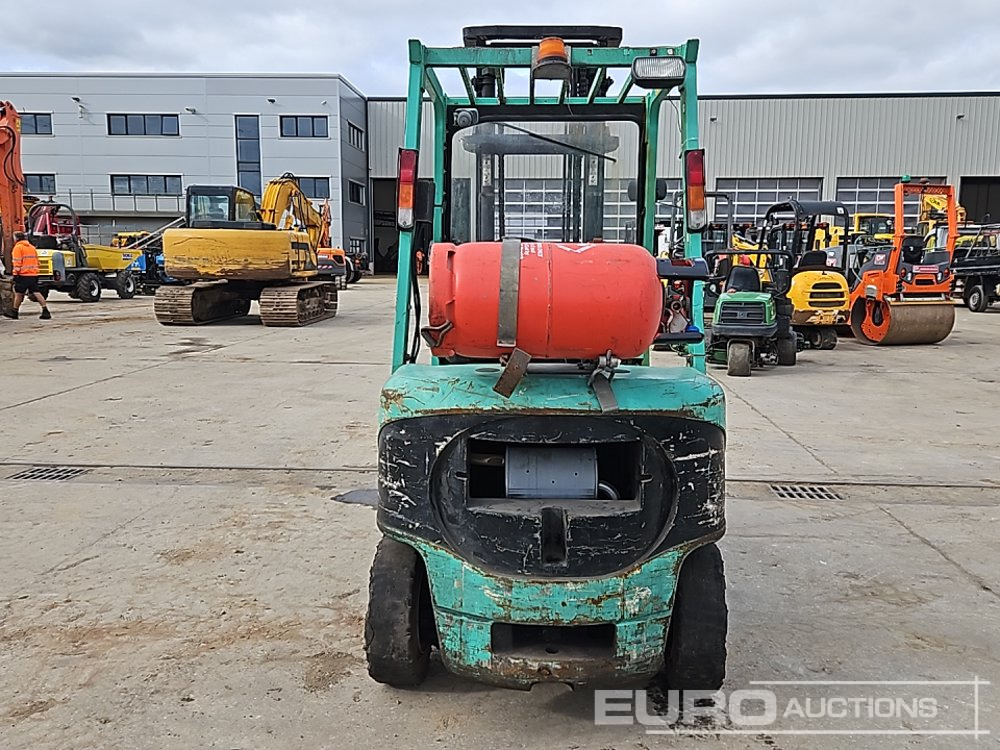 2000 Mitsubishi FG25K - Gázüzemű targonca: 4 kép. 2000 Mitsubishi FG25K - Gázüzemű targonca: 4 kép.
