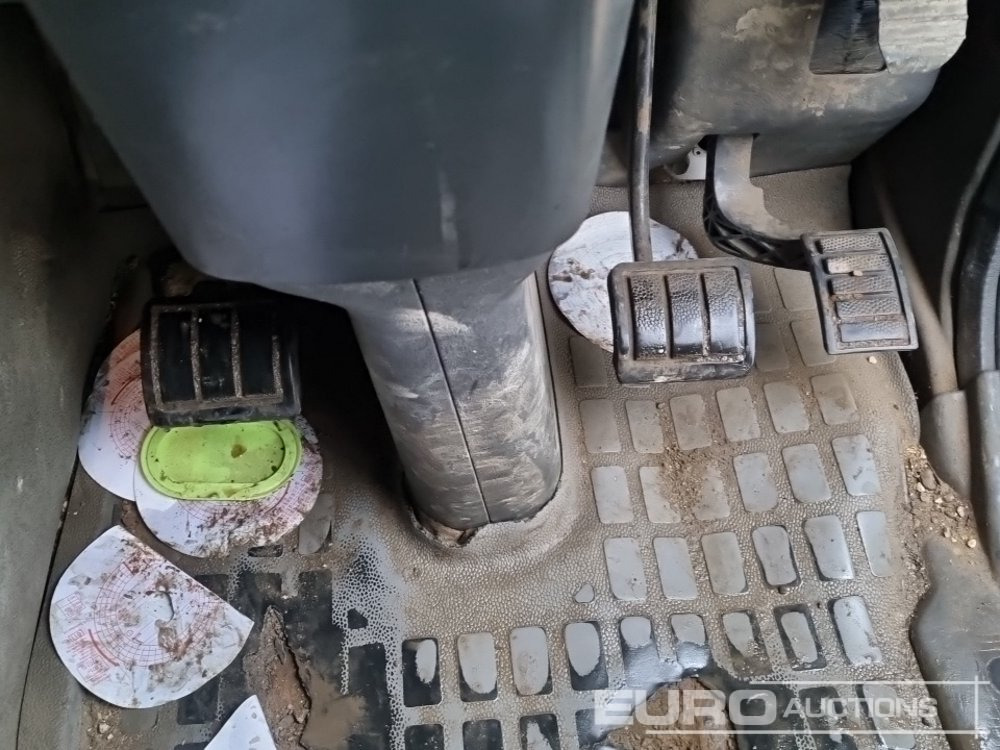 Platós teherautó 2001 Volvo FM12: 24 kép.
