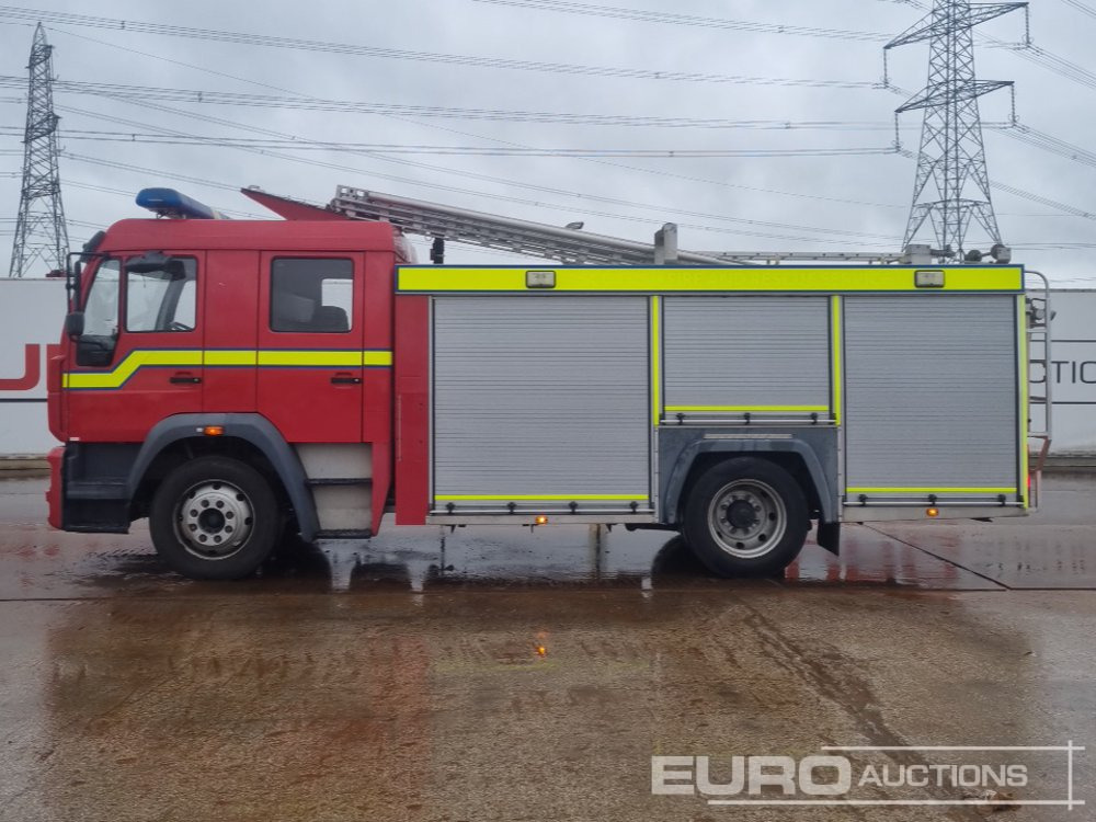 2002 MAN 4x2 Fire Engine, Automatic Gearbox - Tűzoltóautó: 2 kép. 2002 MAN 4x2 Fire Engine, Automatic Gearbox - Tűzoltóautó: 2 kép.