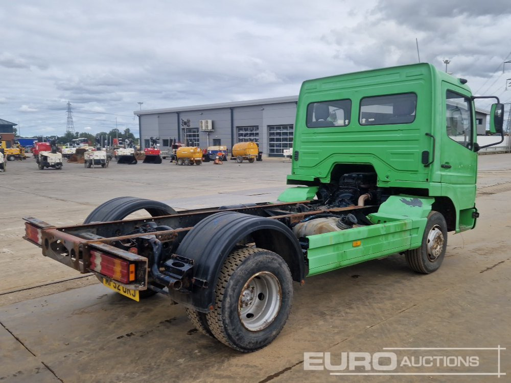 2002 Mercedes 4x2 Chassis Cab, Manual Gearbox - Alvaz teherautó: 5 kép. 2002 Mercedes 4x2 Chassis Cab, Manual Gearbox - Alvaz teherautó: 5 kép.