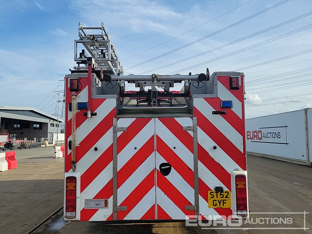 2002 Scania 260 94D - Tűzoltóautó: 4 kép. 2002 Scania 260 94D - Tűzoltóautó: 4 kép.