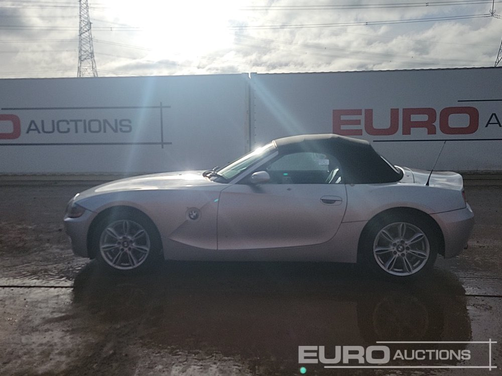 2004 BMW Z4 - Autó: 2 kép. 2004 BMW Z4 - Autó: 2 kép.