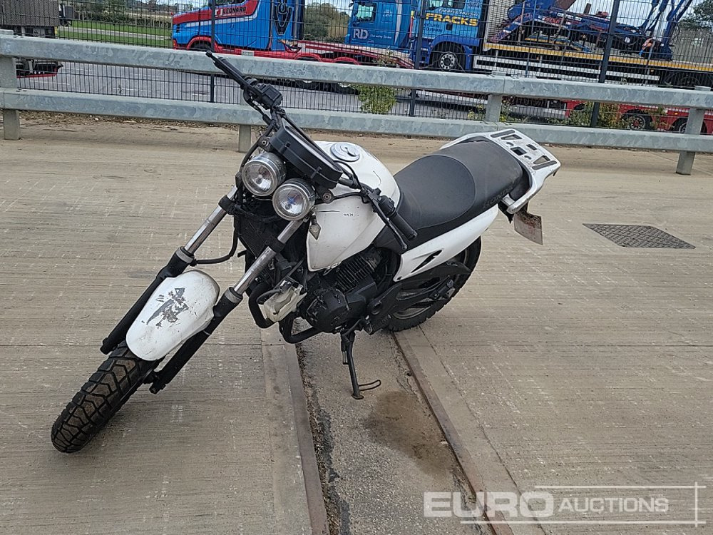 2004 Honda XL125 - Motorkerékpár: 1 kép. 2004 Honda XL125 - Motorkerékpár: 1 kép.