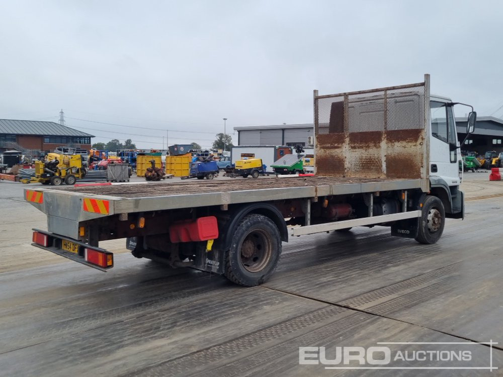 2004 Iveco 130E18 - Platós teherautó: 5 kép. 2004 Iveco 130E18 - Platós teherautó: 5 kép.