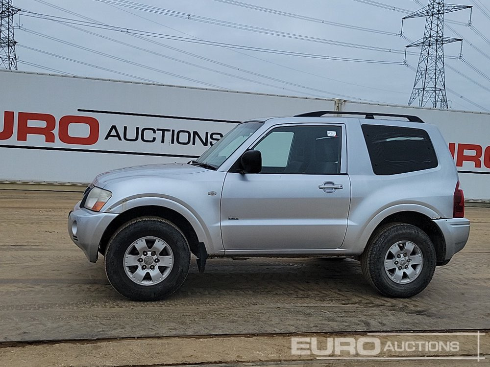 2006 Mitsubishi Shogun - Terepjáró/ SUV: 2 kép. 2006 Mitsubishi Shogun - Terepjáró/ SUV: 2 kép.
