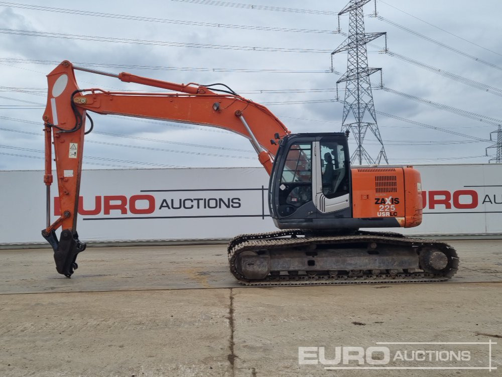 2007 Hitachi ZX225USRLC-3 - Lánctalpas kotró: 2 kép. 2007 Hitachi ZX225USRLC-3 - Lánctalpas kotró: 2 kép.