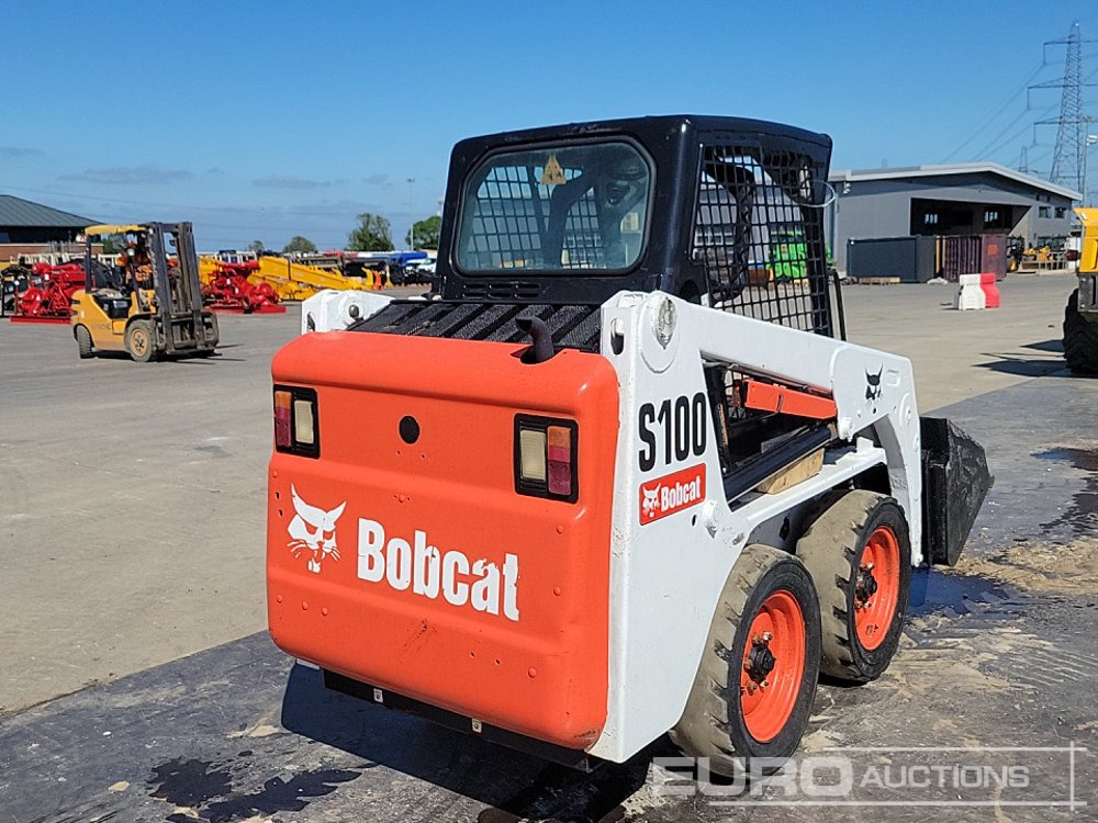 2009 Bobcat S100 - Mini homlokrakodó: 4 kép. 2009 Bobcat S100 - Mini homlokrakodó: 4 kép.