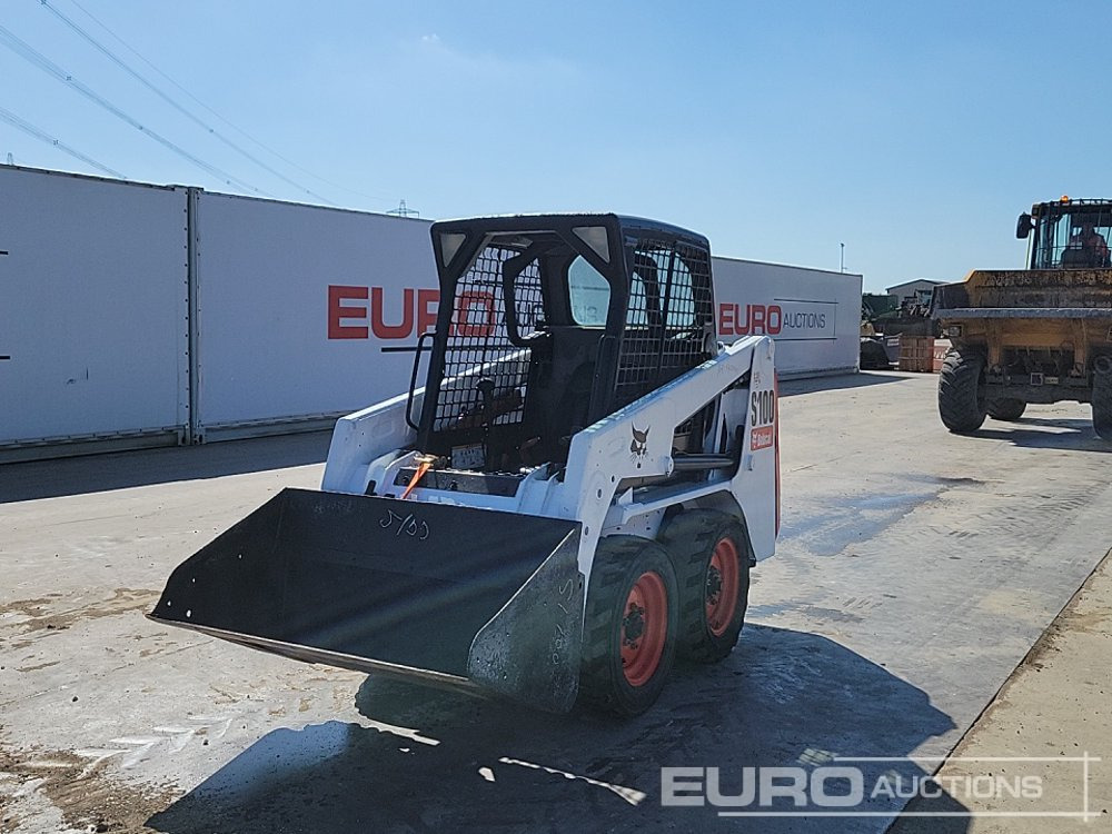 2009 Bobcat S100 - Mini homlokrakodó: 1 kép. 2009 Bobcat S100 - Mini homlokrakodó: 1 kép.