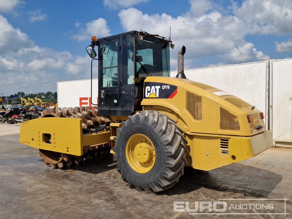 2009 CAT CP76 - Henger: 3 kép. 2009 CAT CP76 - Henger: 3 kép.