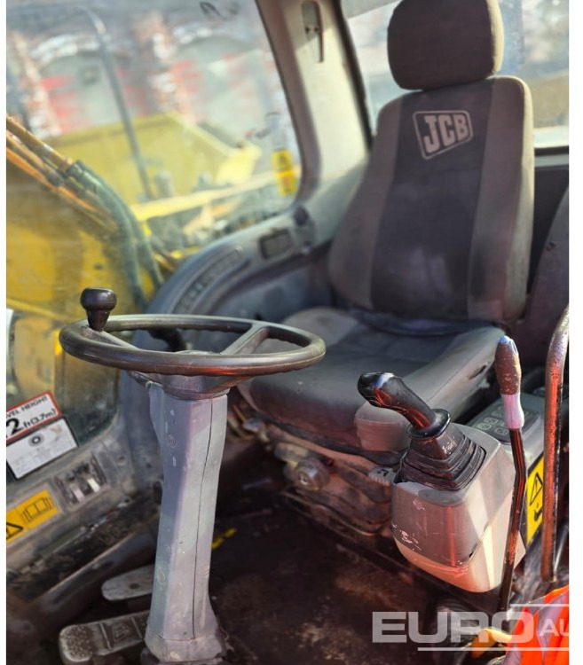 2009 JCB JS130W - Gumikerekes kotró: 5 kép. 2009 JCB JS130W - Gumikerekes kotró: 5 kép.