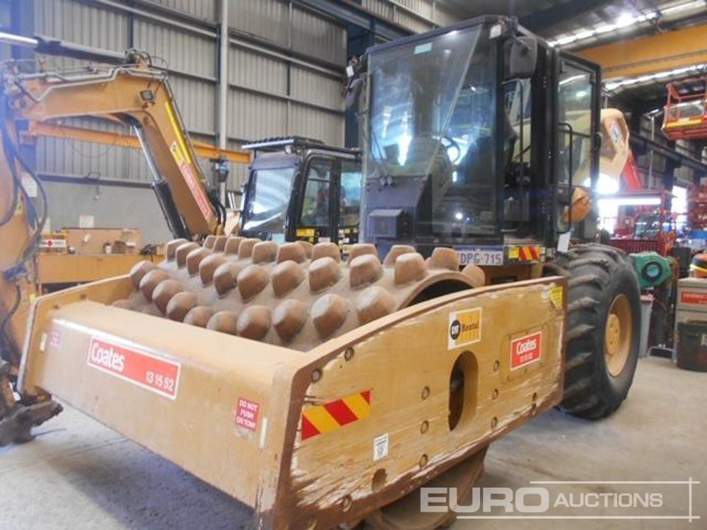 2010 CAT CP76 - Henger: 1 kép. 2010 CAT CP76 - Henger: 1 kép.