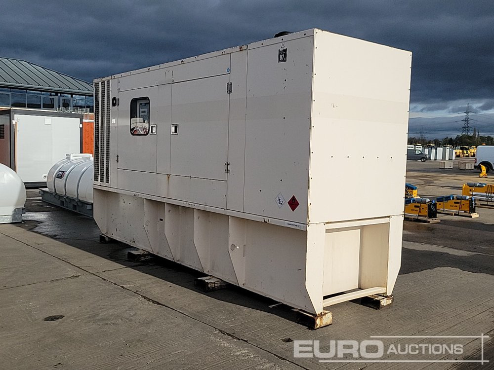 2010 FG Wilson 250kVA Generator, 6 Cylinder Engine - Áramfejlesztő: 1 kép. 2010 FG Wilson 250kVA Generator, 6 Cylinder Engine - Áramfejlesztő: 1 kép.