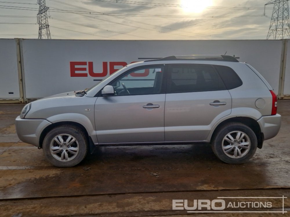 2010 Hyundai Tucson - Terepjáró/ SUV: 2 kép. 2010 Hyundai Tucson - Terepjáró/ SUV: 2 kép.