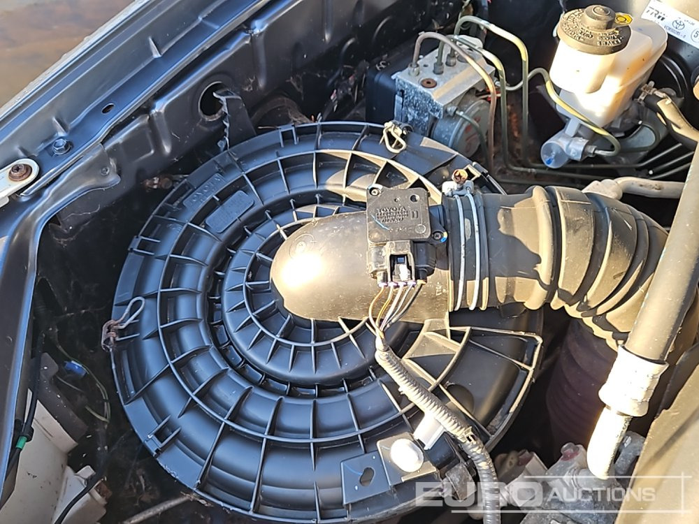 Pickup 2010 Toyota Hilux: 24 kép. Pickup 2010 Toyota Hilux: 24 kép.