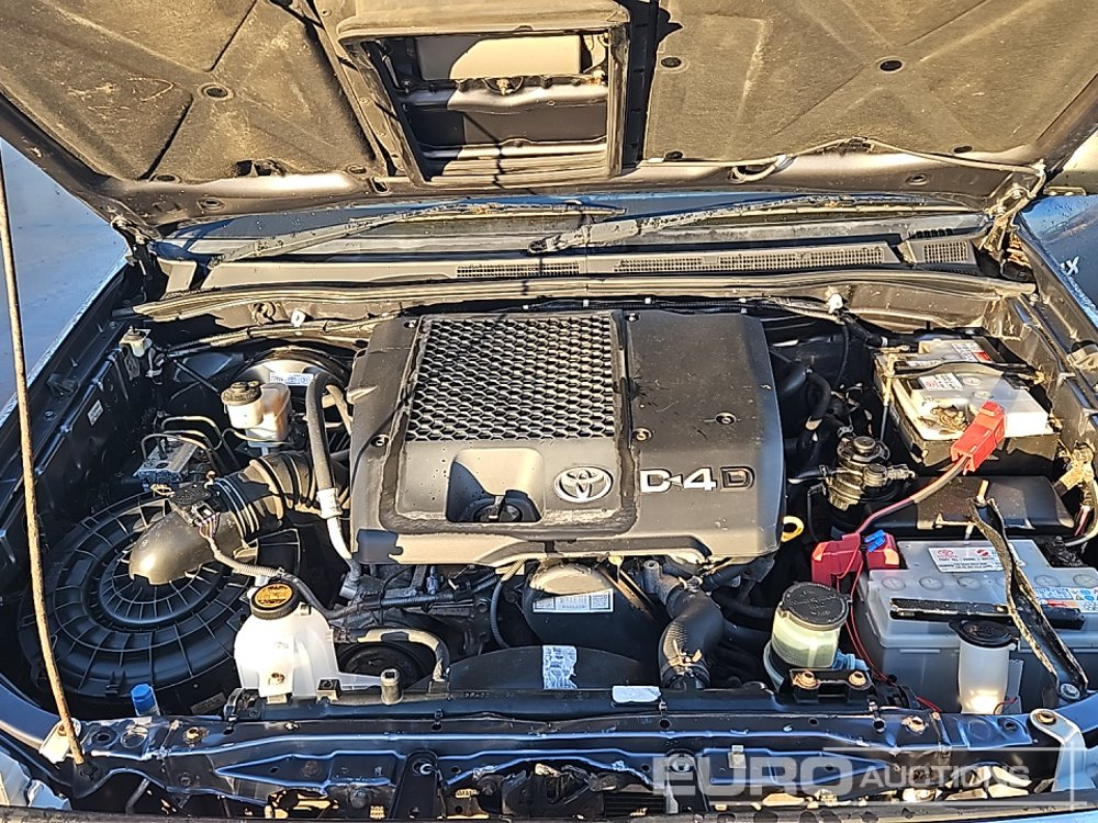 Pickup 2010 Toyota Hilux: 19 kép. Pickup 2010 Toyota Hilux: 19 kép.