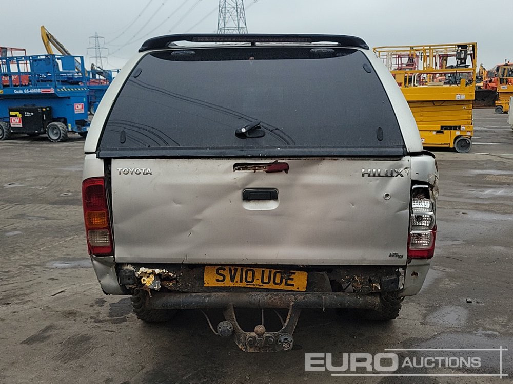 2010 Toyota Hilux - Autó: 4 kép. 2010 Toyota Hilux - Autó: 4 kép.