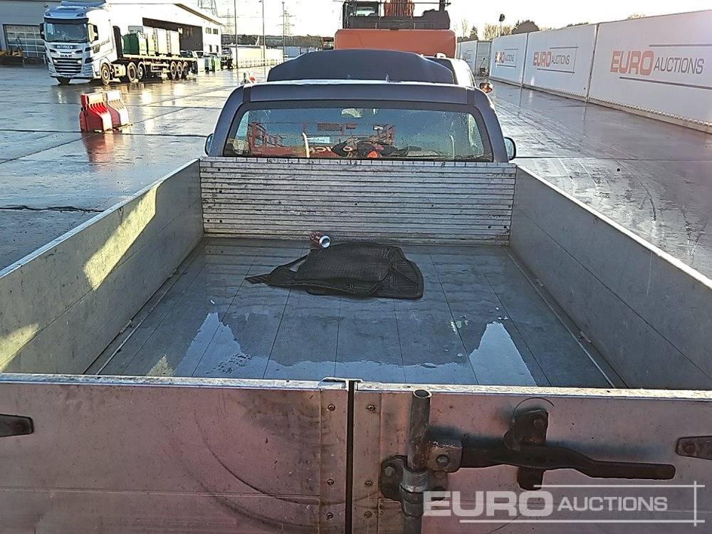 Pickup 2010 Toyota Hilux: 17 kép. Pickup 2010 Toyota Hilux: 17 kép.