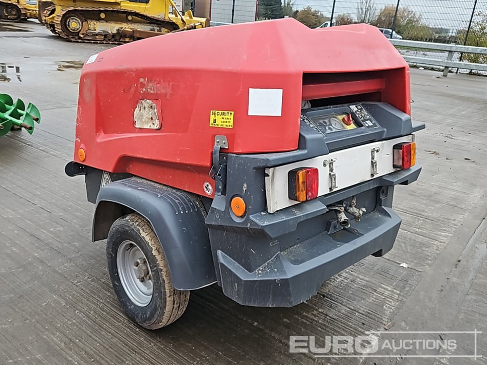 2011 Atlas Copco XAS48 90CFM - Légkompresszor: 3 kép. 2011 Atlas Copco XAS48 90CFM - Légkompresszor: 3 kép.