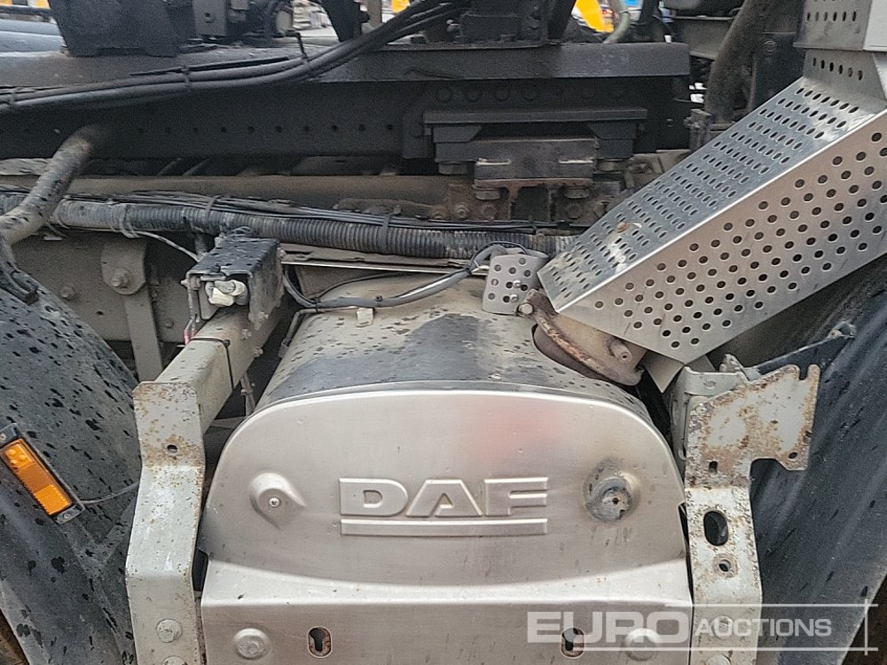 Horgos rakodó teherautó 2011 DAF 85CF-410: 17 kép.