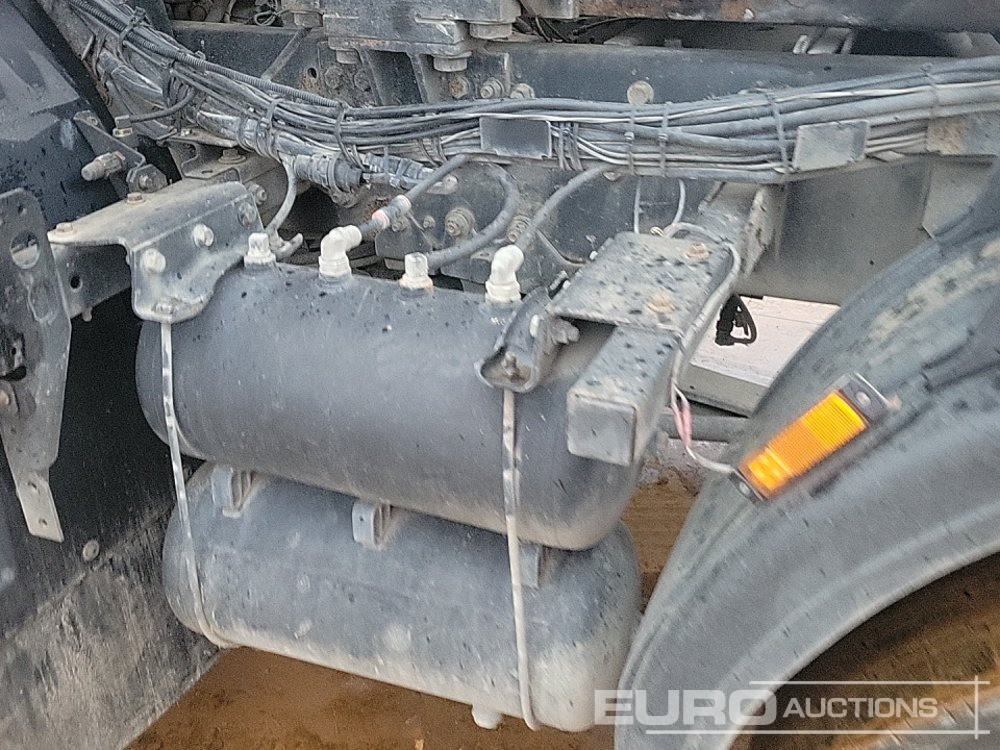 Horgos rakodó teherautó 2011 DAF 85CF-410: 26 kép.