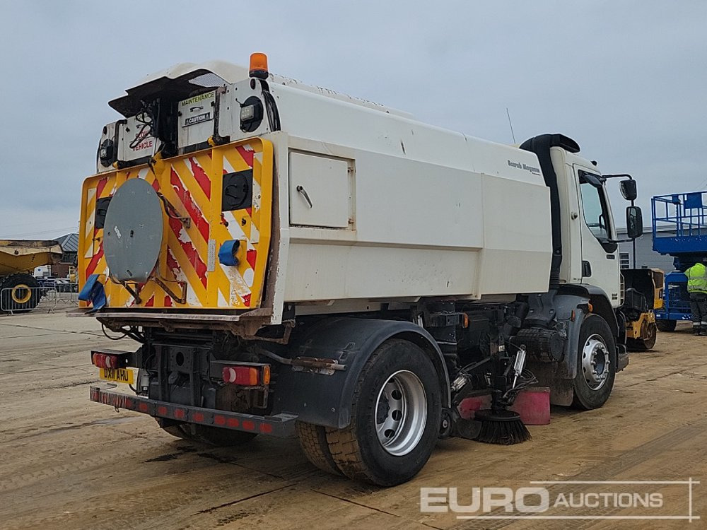 2011 DAF LF55.250 - Utcaseprő gép: 5 kép. 2011 DAF LF55.250 - Utcaseprő gép: 5 kép.