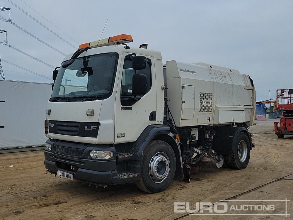 2011 DAF LF55.250 - Utcaseprő gép: 1 kép. 2011 DAF LF55.250 - Utcaseprő gép: 1 kép.