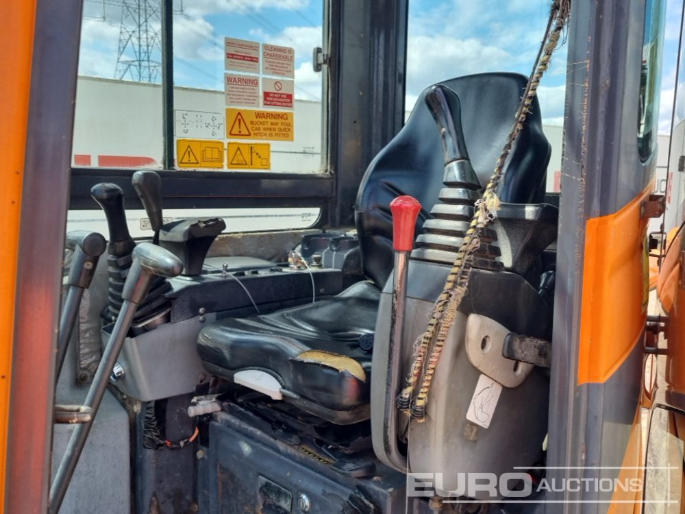 Minikotró 2011 Doosan DX27Z: 40 kép.