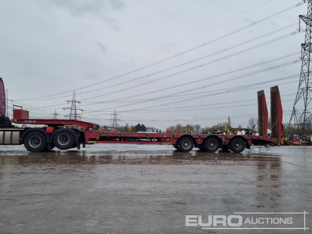 2011 Faymonville STN-3U - Félpótkocsi mélybölcsős: 2 kép. 2011 Faymonville STN-3U - Félpótkocsi mélybölcsős: 2 kép.