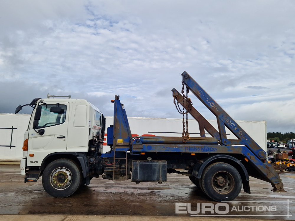 2011 Hino 500 - Konténerszállító: 2 kép. 2011 Hino 500 - Konténerszállító: 2 kép.