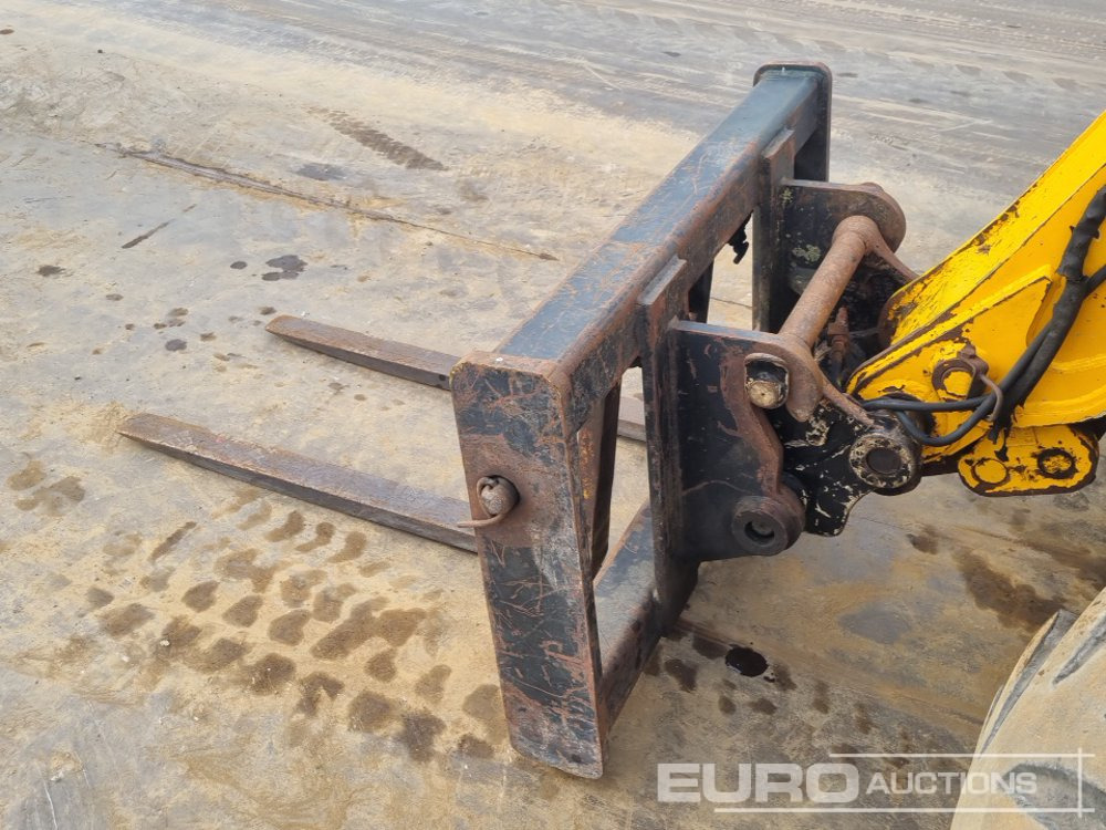 Teleszkópos rakodó 2011 JCB 527-58 Agri: 16 kép.