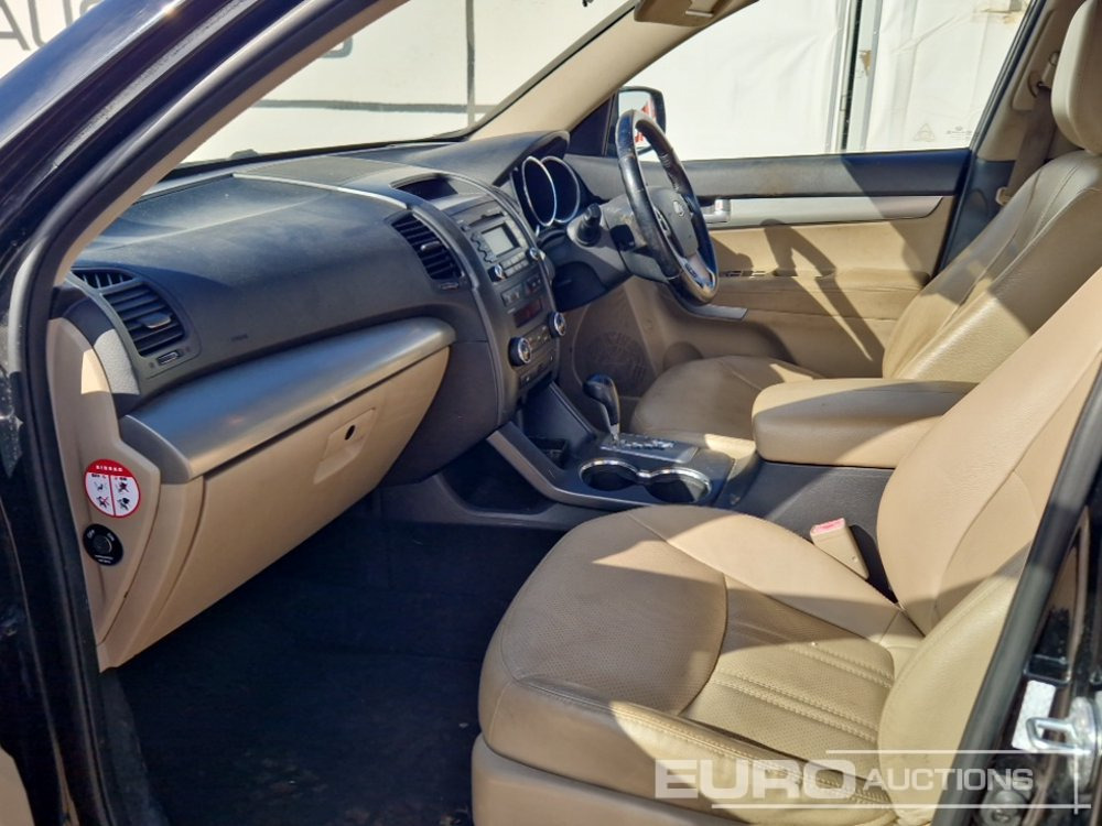 Terepjáró/ SUV 2011 Kia Sorento: 10 kép.